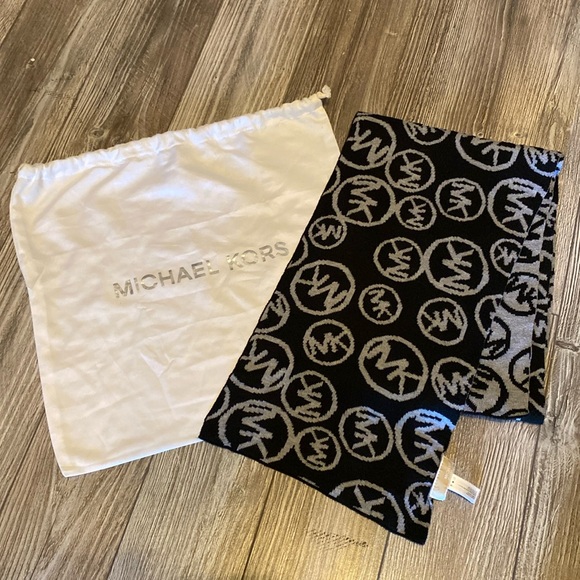Michael Kors  scarf - Picture 3 of 14